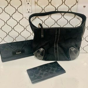 Classic Coach Shoulder Purse